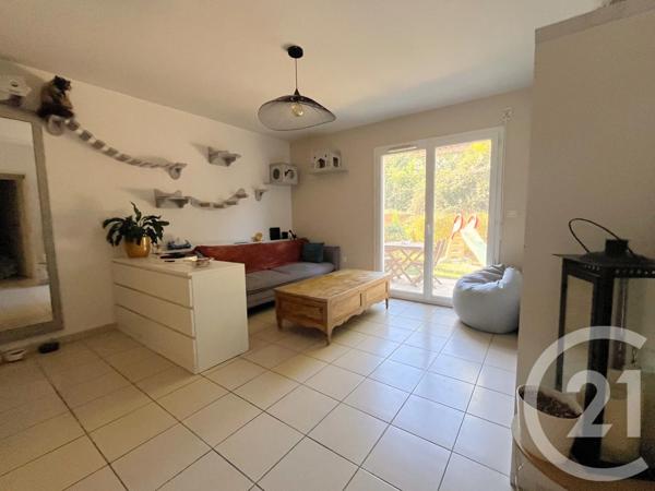 Appartement T3 à vendre  3 pièces - 57,97 m 2   ST QUENTIN DE BARON  - 33