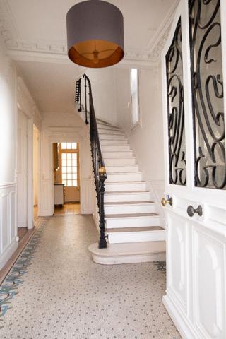 GRANDE ET BELLE MAISON D'ÉPOQUE ENGHIENNOISE EN COEUR DE VILLE ! , Enghien les bains