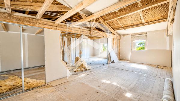 Immeuble 15 pièces 371.5 m2