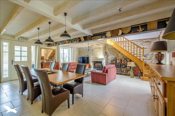 Maison à vendre |  Saint-Maur |  6 pièces | 220 m²