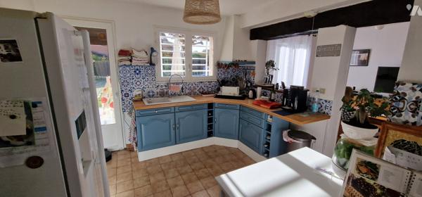 MAISON sur rez de chaussée et étage, sur terrain clos de 370 m², TYPE 4 avec GARAGE
LOUEE à ce jour.