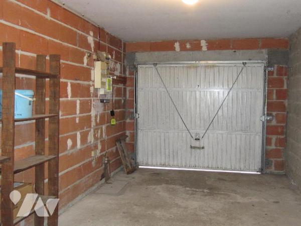 MAISON sur rez de chaussée et étage, sur terrain clos de 370 m², TYPE 4 avec GARAGE.