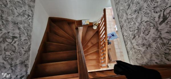 MAISON sur rez de chaussée et étage, sur terrain clos de 370 m², TYPE 4 avec GARAGE
LOUEE à ce jour.