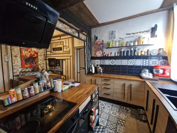 Maison traditionnelle de 158m², 4 chambres et un cabanon de 40m². Terrain 1157 m².