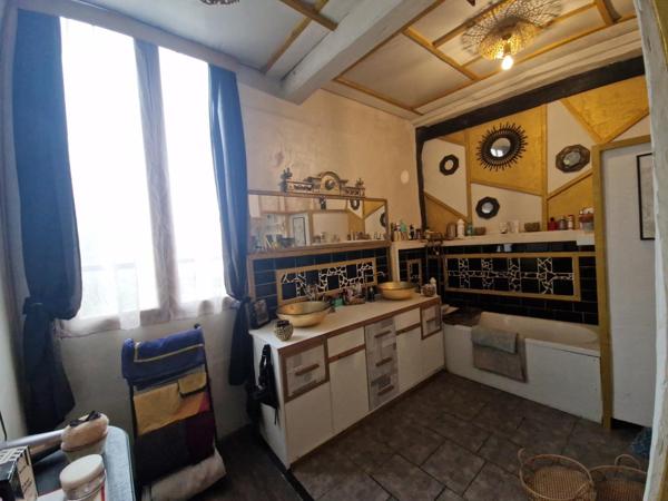 Maison traditionnelle de 158m², 4 chambres et un cabanon de 40m². Terrain 1157 m².