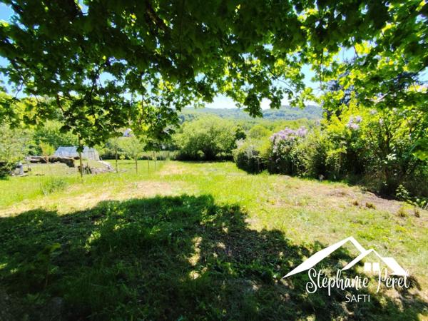 Maison au cœur du bourg de Peyrelevade – Vie pratique et calme rural réunis !
