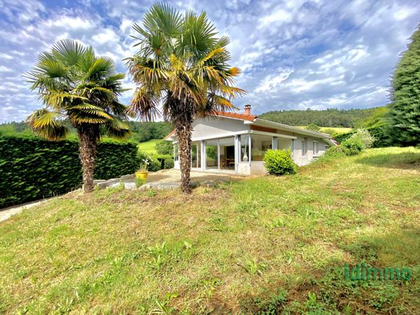 Magnifique maison sur un terrain de 2585 m2 proche de Bourg-Argental... Bourg-Argental (42220)