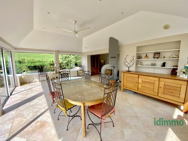 Magnifique maison sur un terrain de 2585 m2 proche de Bourg-Argental... Bourg-Argental (42220)