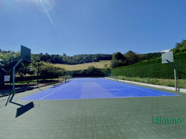 Magnifique maison sur un terrain de 2585 m2 proche de Bourg-Argental... Bourg-Argental (42220)