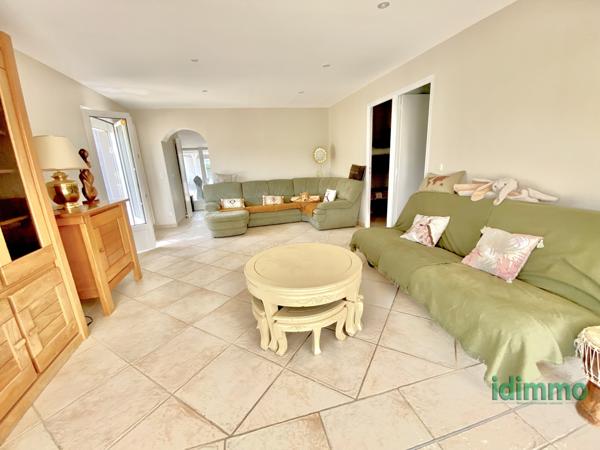 Magnifique maison sur un terrain de 2585 m2 proche de Bourg-Argental... Bourg-Argental (42220)