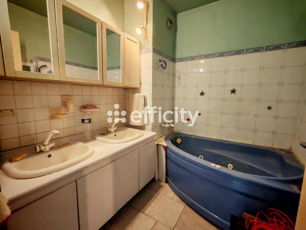 Appartement
         4 pièces
        - 90 m² Exclusivité 260 000 € *
