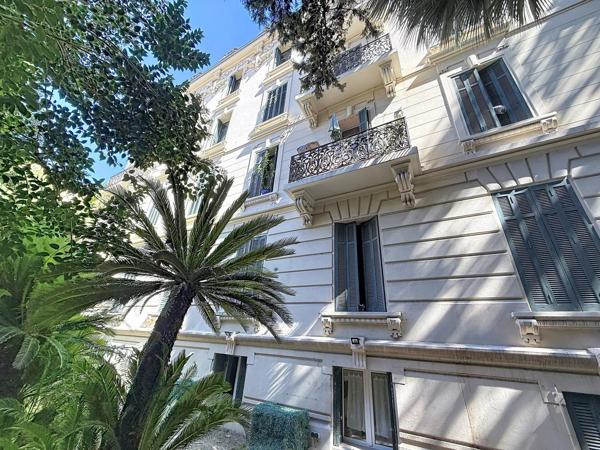 Vente                                                      Appartement
                        
                     4 pièces                      91 m2                     à Cannes