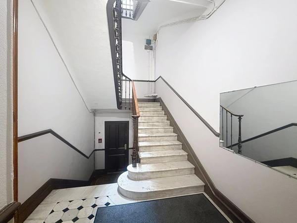 Vente                                                      Appartement
                        
                     4 pièces                      91 m2                     à Cannes
