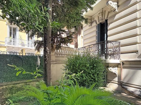 Vente                                                      Appartement
                        
                     4 pièces                      91 m2                     à Cannes