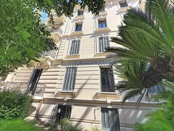 Vente                                                      Appartement
                        
                     4 pièces                      91 m2                     à Cannes