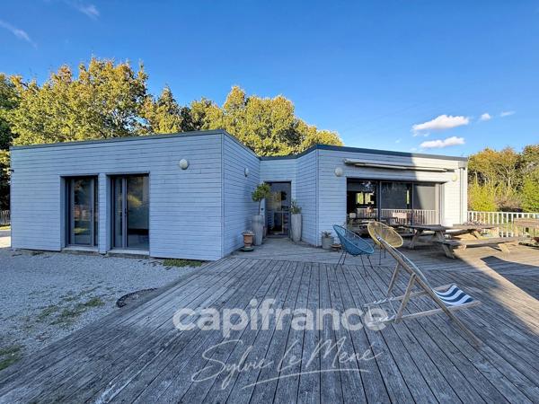 PONTIVY (56300) – MAISON CONTEMPORAINE EN OSSATURE BOIS – 5 CHAMBRES – TERRAIN DE 1 530 m²