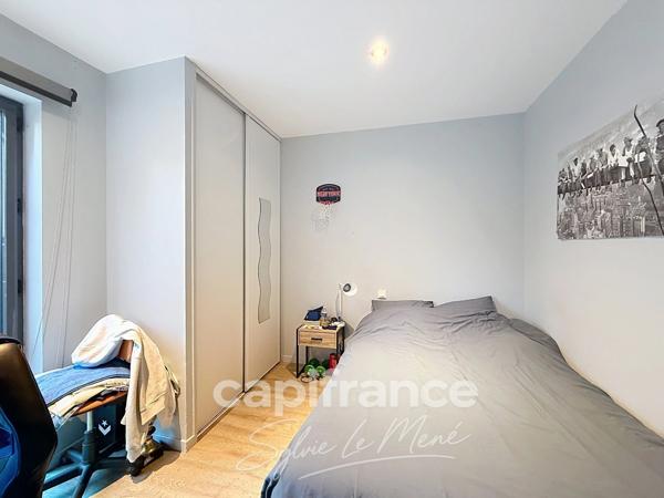 PONTIVY (56300) – MAISON CONTEMPORAINE EN OSSATURE BOIS – 5 CHAMBRES – TERRAIN DE 1 530 m²