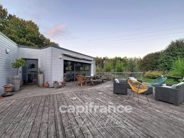 PONTIVY (56300) – MAISON CONTEMPORAINE EN OSSATURE BOIS – 5 CHAMBRES – TERRAIN DE 1 530 m²