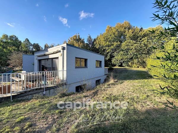 PONTIVY (56300) – MAISON CONTEMPORAINE EN OSSATURE BOIS – 5 CHAMBRES – TERRAIN DE 1 530 m²