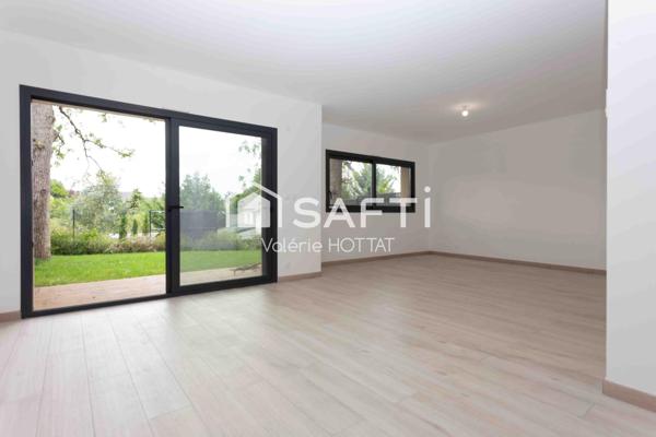 Maison contemporaine avec extérieur orienté ouest