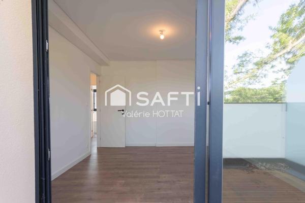 Maison contemporaine avec extérieur orienté ouest