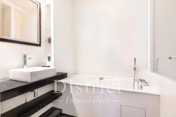 # Appartement – 66m² – Paris 8ème