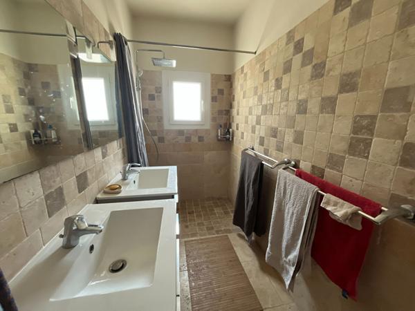 Charmante maison rénovée L'Isle sur la Sorgue à St Antoine