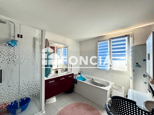 Location Appartement 3 pièces 82.93 m² - Petit Quevilly 76140