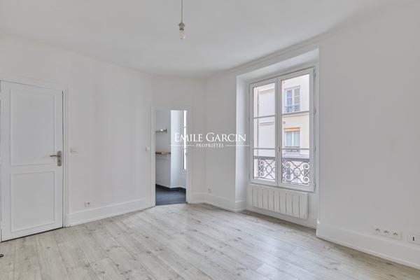 A vendre  - appartement  - 58 m²  - 75007 - Paris - Proche Rue Cler
