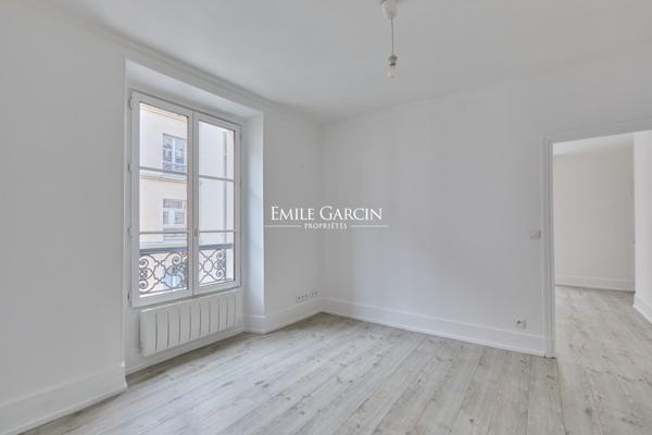 A vendre  - appartement  - 58 m²  - 75007 - Paris - Proche Rue Cler