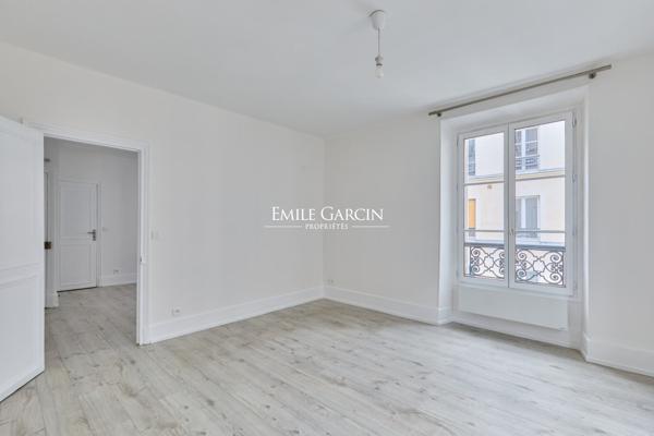A vendre  - appartement  - 58 m²  - 75007 - Paris - Proche Rue Cler