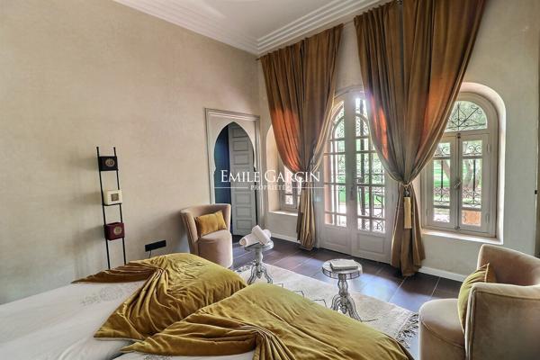 À vendre maison dans un domaine privé sur la route de Fès à Marrakech