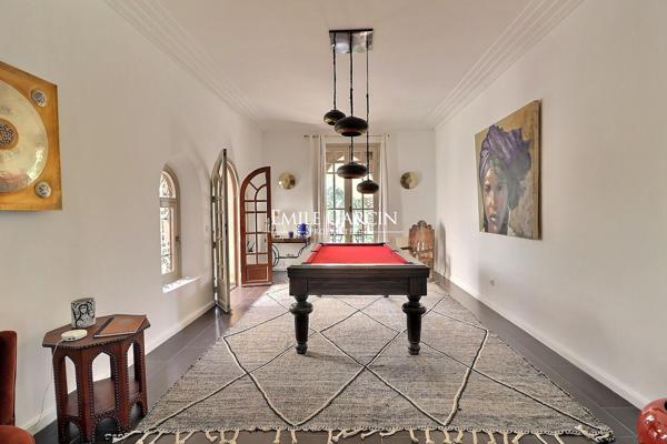 À vendre maison dans un domaine privé sur la route de Fès à Marrakech