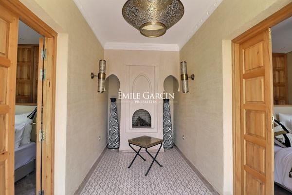 À vendre maison dans un domaine privé sur la route de Fès à Marrakech