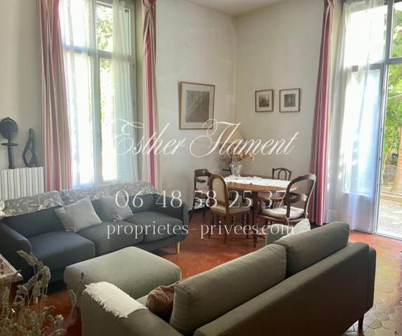 Maison bourgeoise en pierre avec jardin