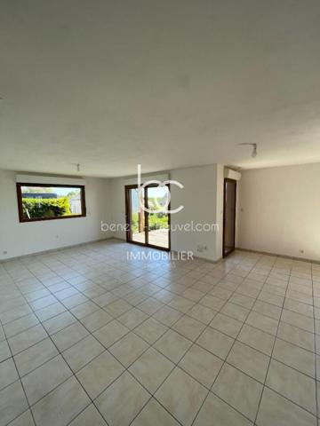 THEIX NOYALO Maison 5 pièces 143 m²
