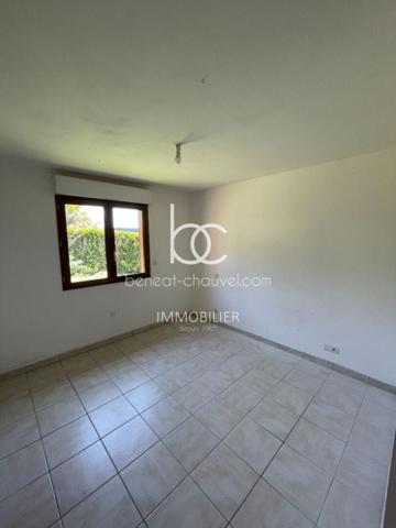 THEIX NOYALO Maison 5 pièces 143 m²