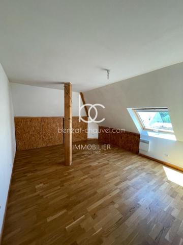 THEIX NOYALO Maison 5 pièces 143 m²