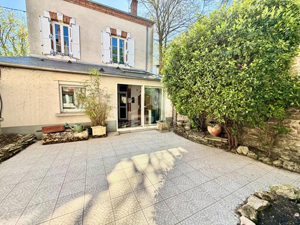 Maison bourgeoise à Orléans centre, 6 pièces, surface 200m²