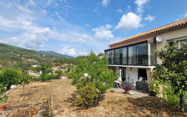 Maison à vendre    5 pièces •  Largentière