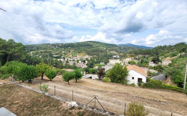 Maison à vendre    5 pièces •  Largentière