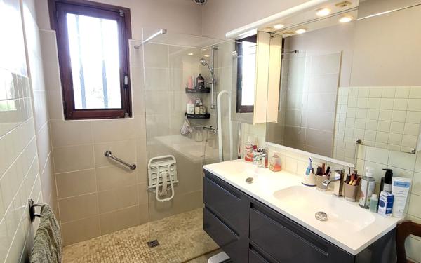 Maison à vendre    5 pièces •  Largentière