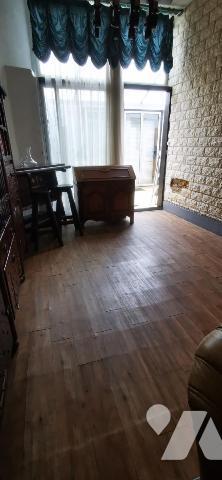 Maison de ville proche centre-commercial