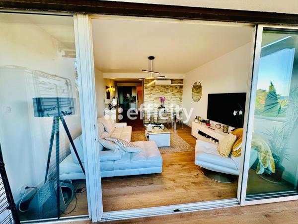 Appartement
         3 pièces
        - 72 m² Exclusivité 598 000 € *