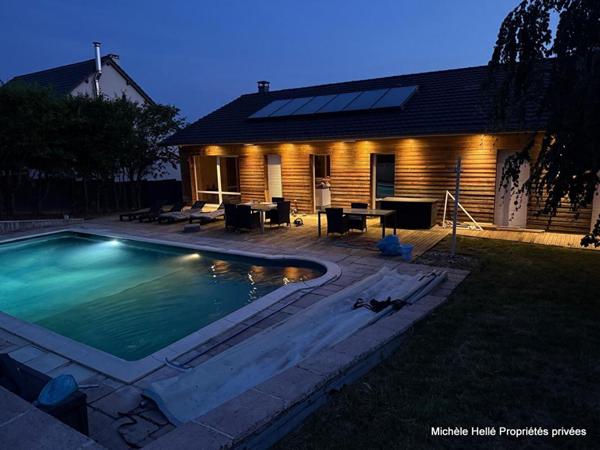 Maison Villa sans vis à vis 7 pièce(s) 200 m2  de plain pied et 85m2 en sous sol, DPE:B