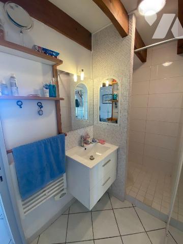 LACANAU OCEAN (GIRONDE) - 33
Coup de c?ur pour ce duplex avec vue imprenable sur l'océan.
Une...