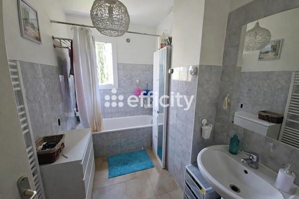 Maison
         5 pièces
        - 101 m² 349 000 € *