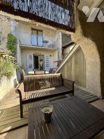 MAISON DE VILLE à DIE AVEC COMMERCE