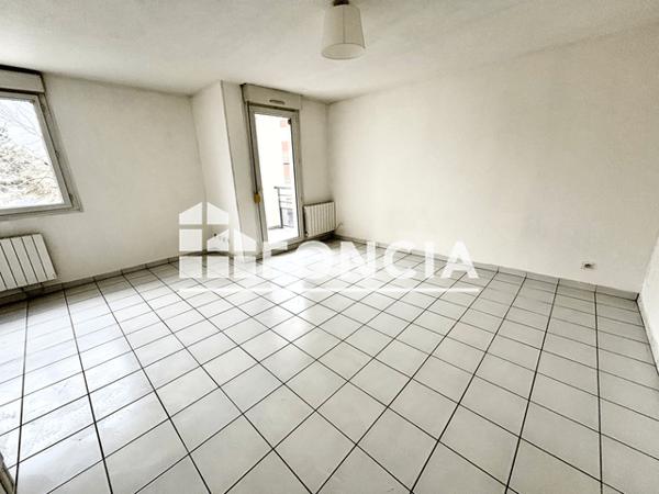 Location Studio 30.5 m² - 346/348 RUE DE PRE BAILLY Gex 01170