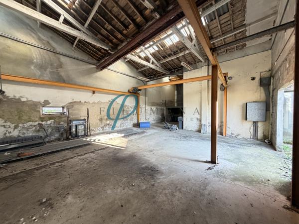 Bâtiment réhabilitable 7 pièces 592 m²